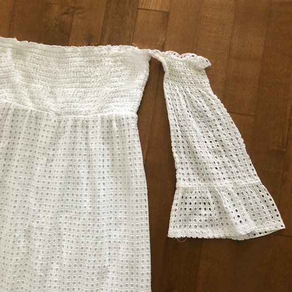 Venus white long eyelet with embroidery cold shoulder bell sleeves size 10 - Picture 3 of 9